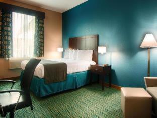 Best Western Уэсли-Чепел Номер фото